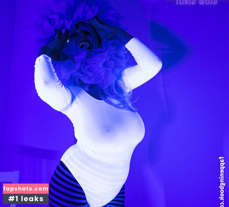 Calliope Rossi Nude Leaks OnlyFans Photos #12 - LeakJerk