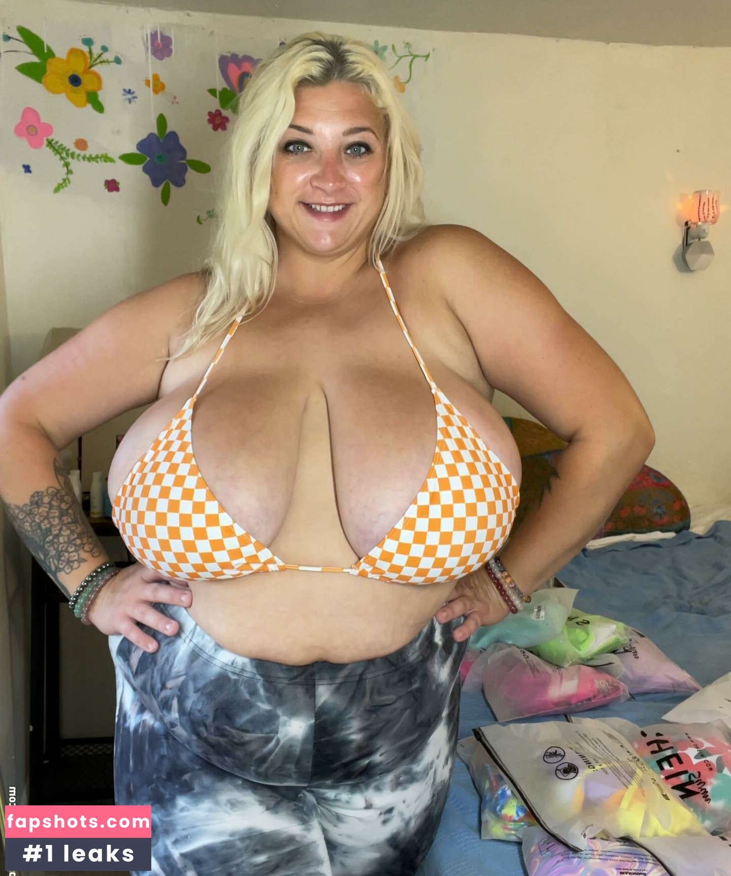 cambriacurves nude babe gallery