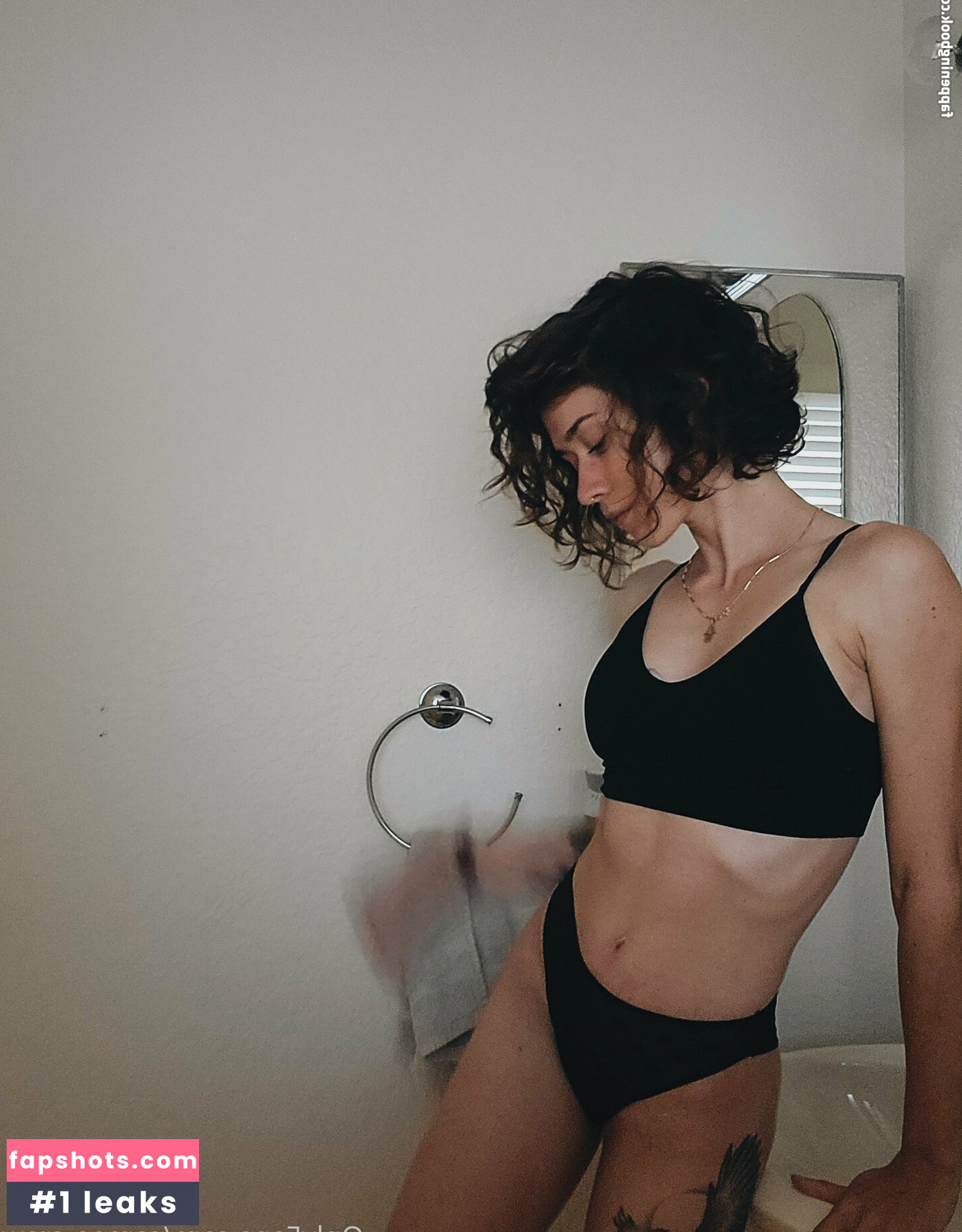 cameo.crow gallery photo #2