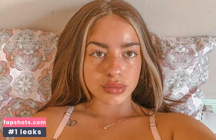 Cami Gonzalez gallery photo #20