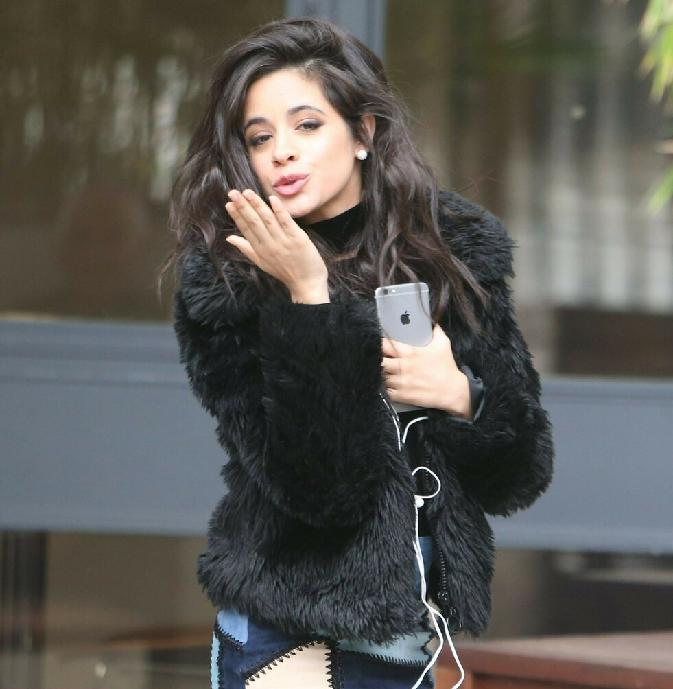 camila-cabello gallery photo #3192