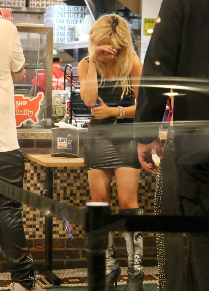 camila-cabello gallery photo #764