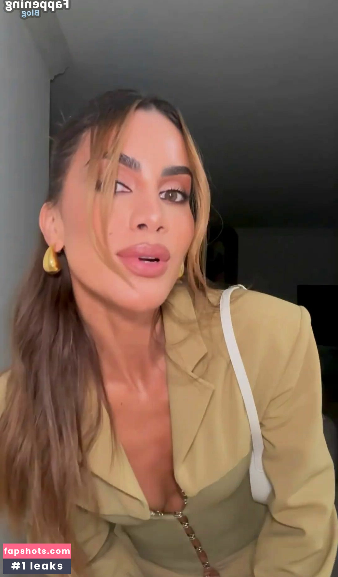 Camila Coelho gallery photo #13