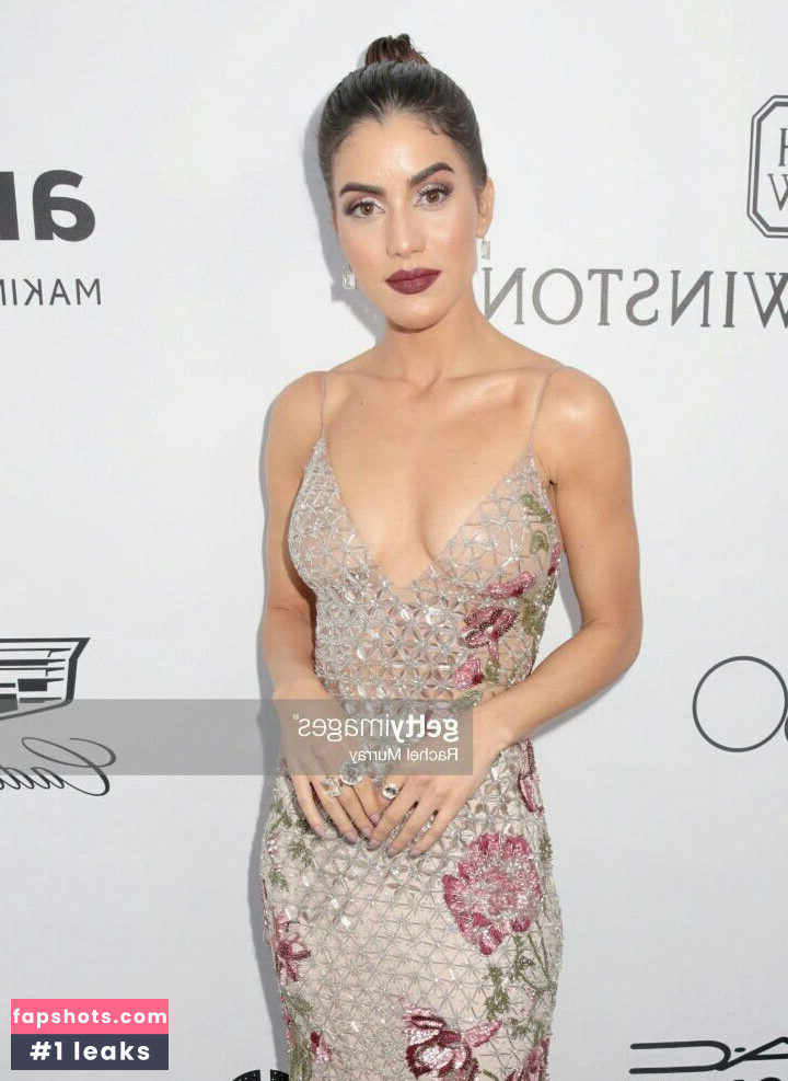 Camila Coelho gallery photo #209
