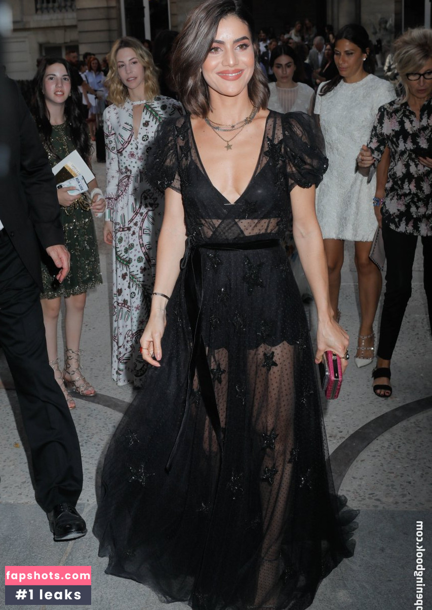 Camila Coelho gallery photo #242