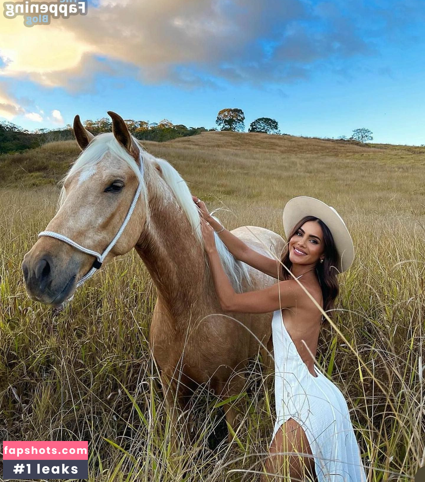 Camila Coelho gallery photo #57