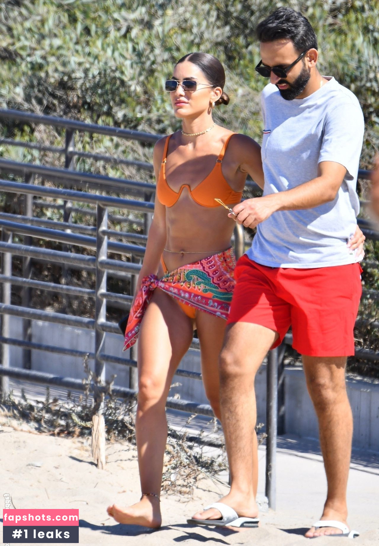 Camila Coelho gallery photo #86