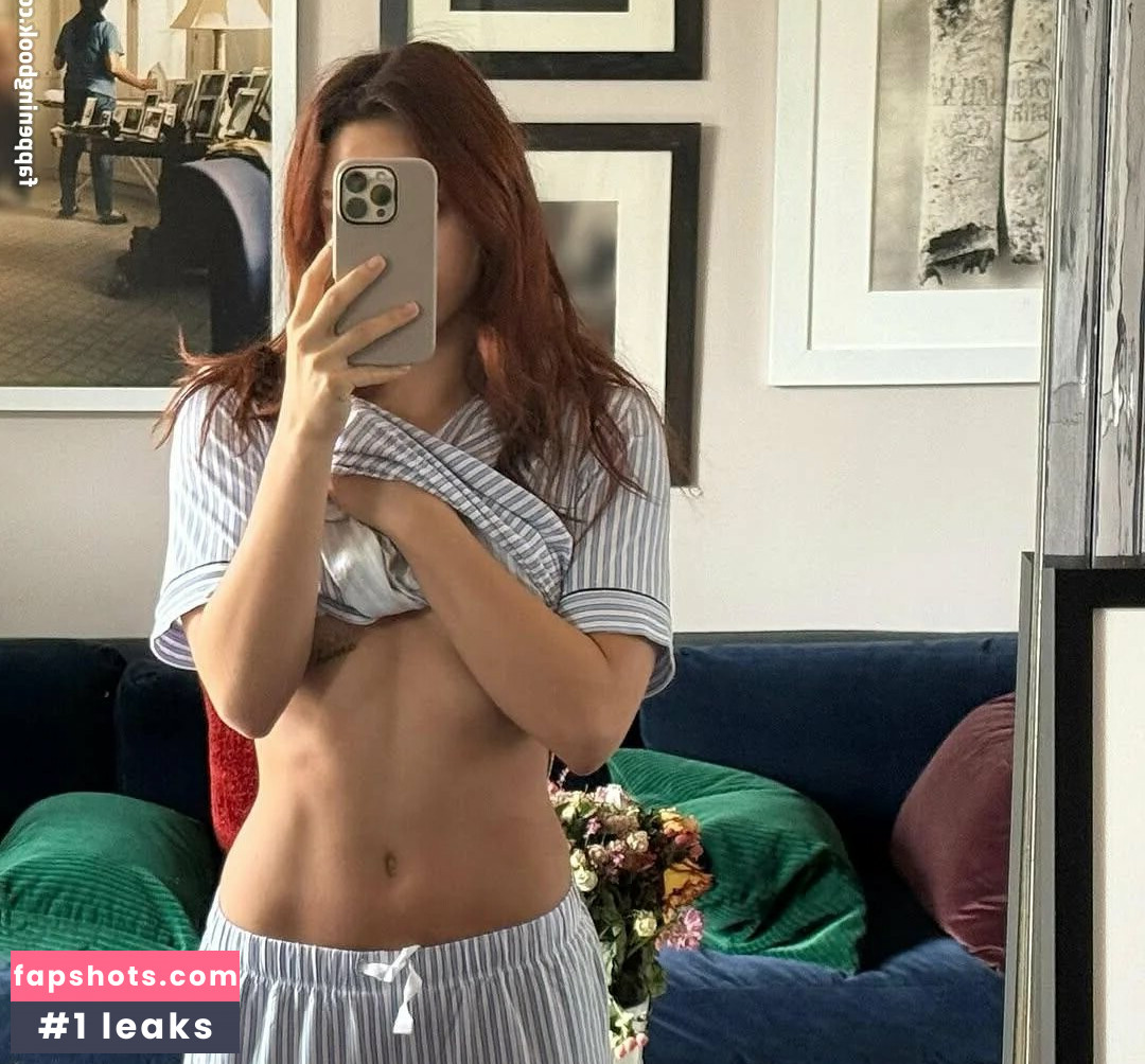 Camila Mendes gallery photo #29