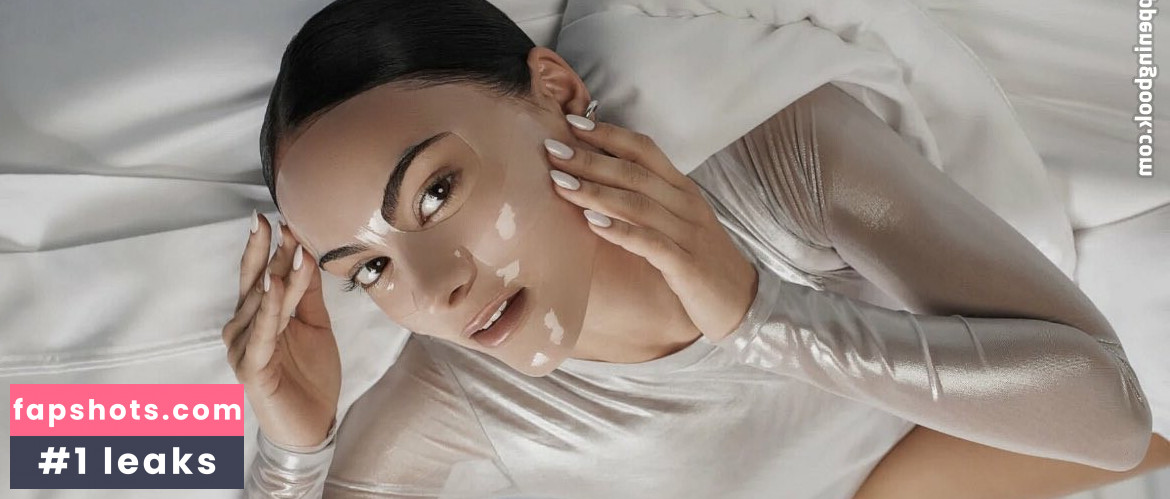 Camila Mendes gallery photo #324