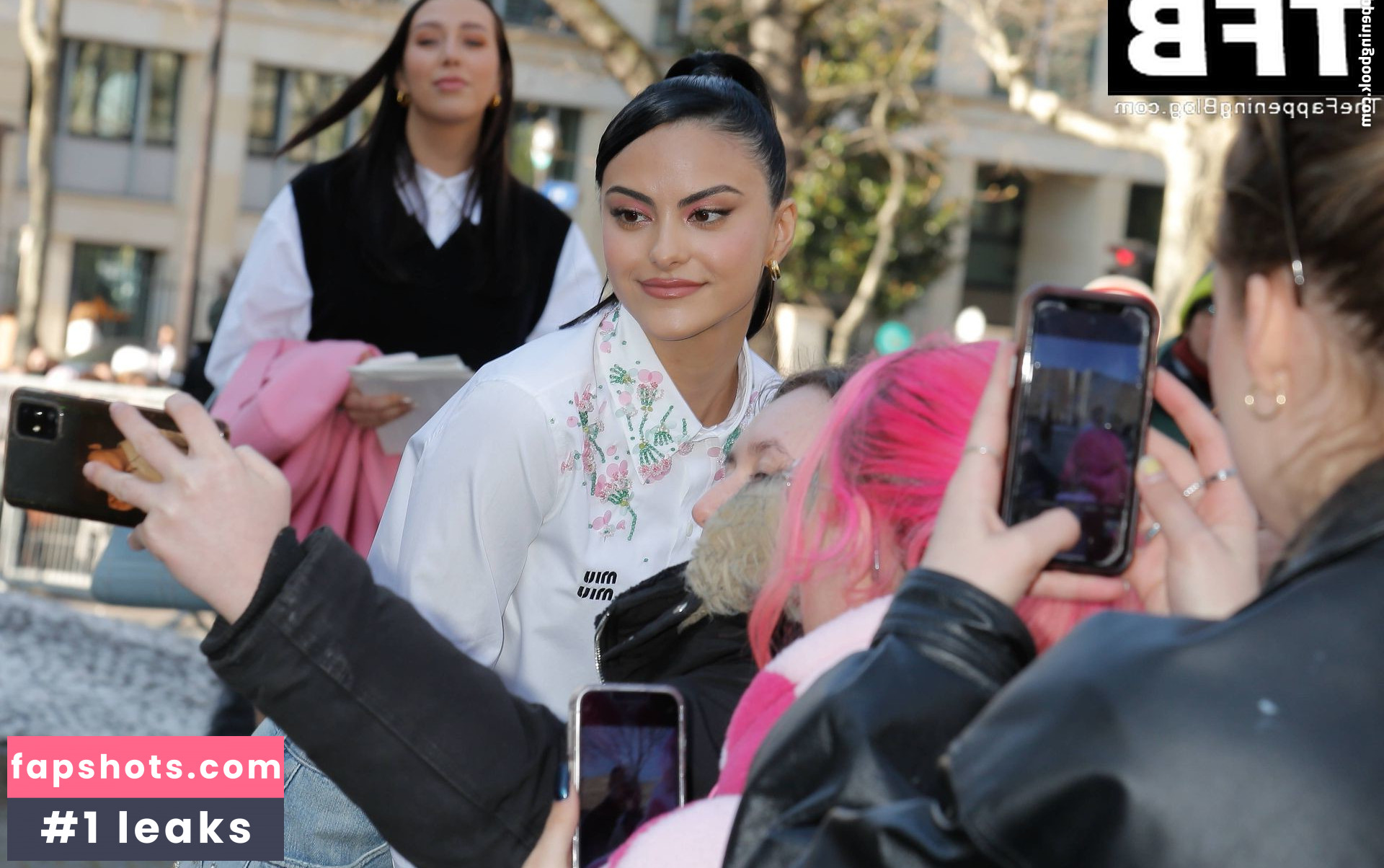 Camila Mendes gallery photo #427