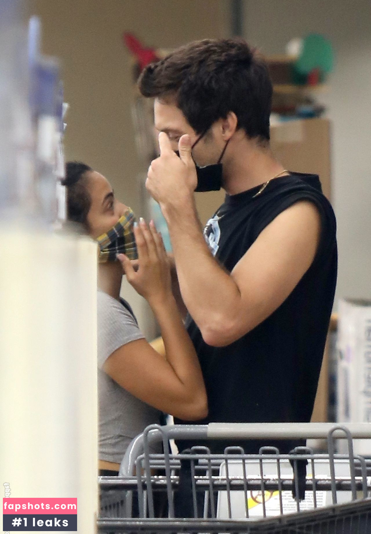 Camila Mendes gallery photo #608