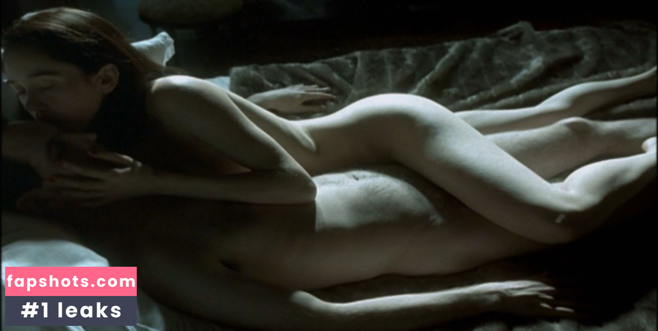 Camila Morgado gallery photo #3