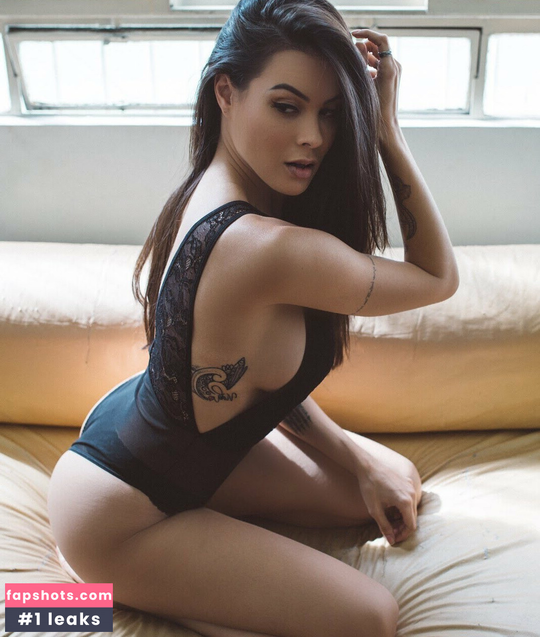 Camila Oliveira RING GIRL UFC gallery photo #57