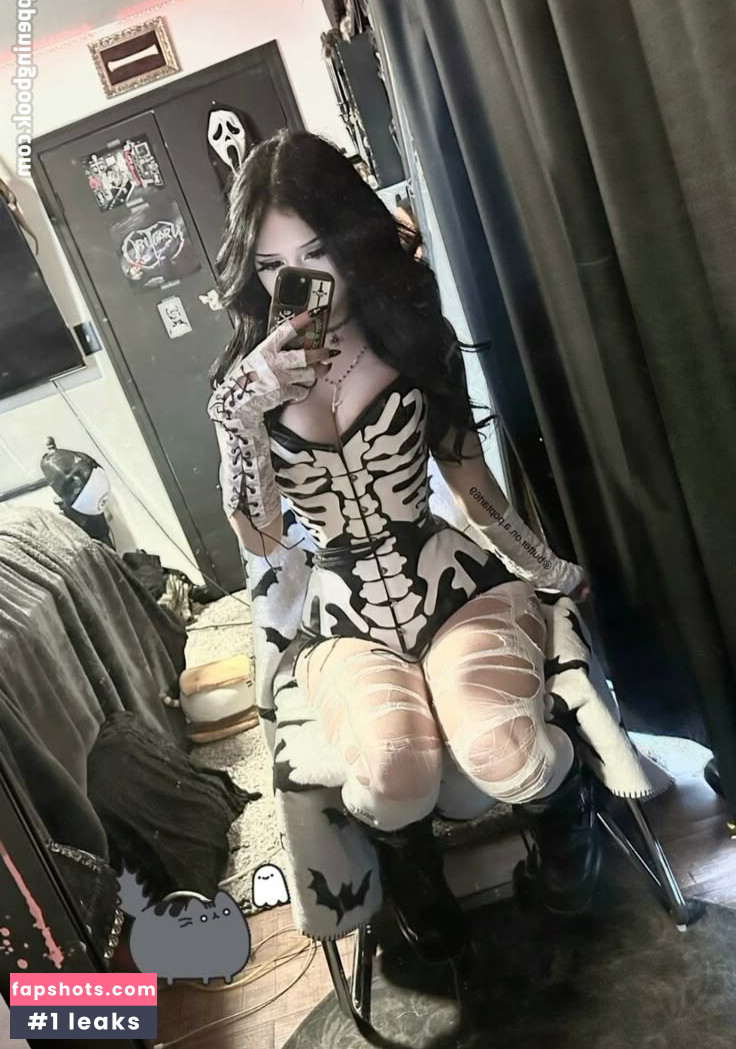 Camila Serna gallery photo #6