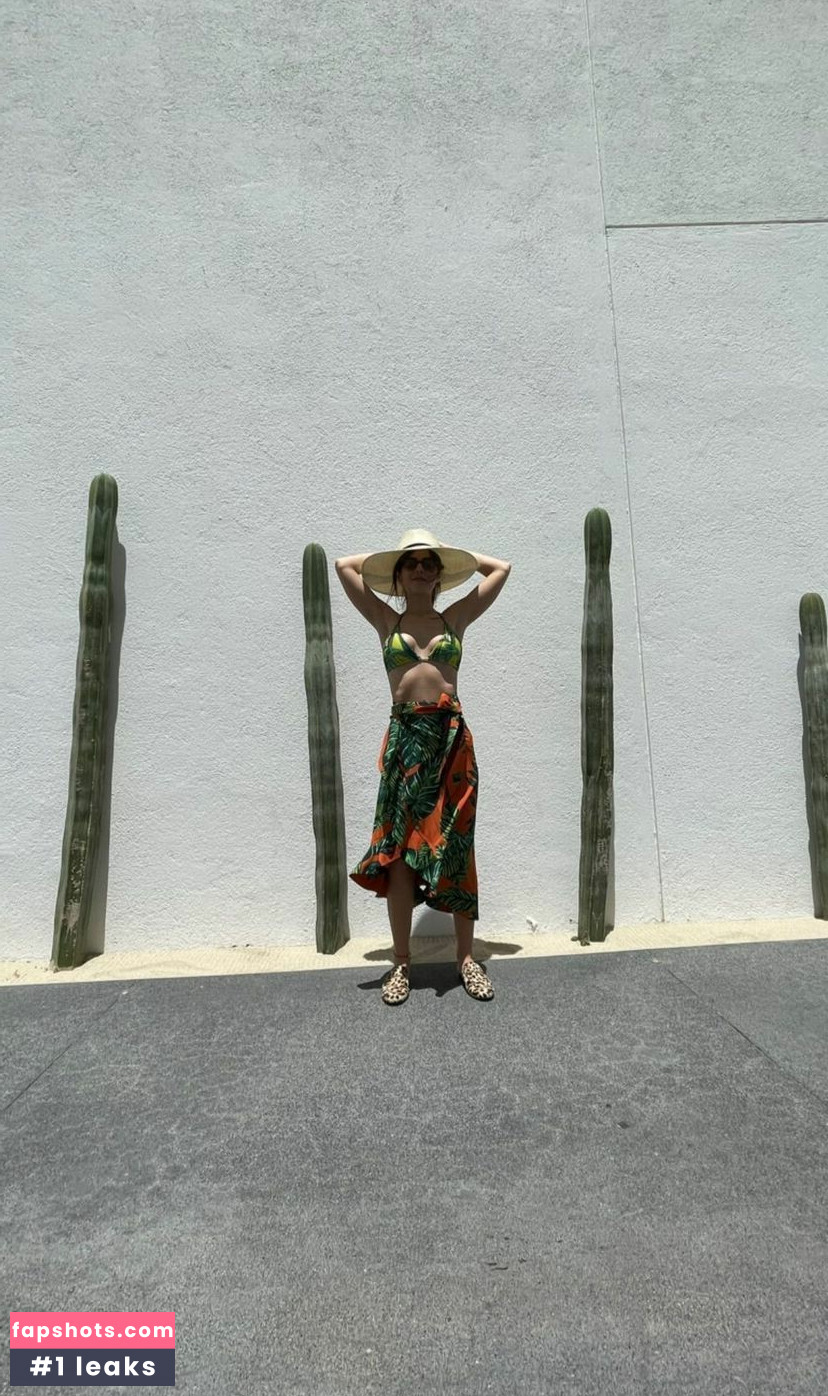 Camila Sodi gallery photo #2