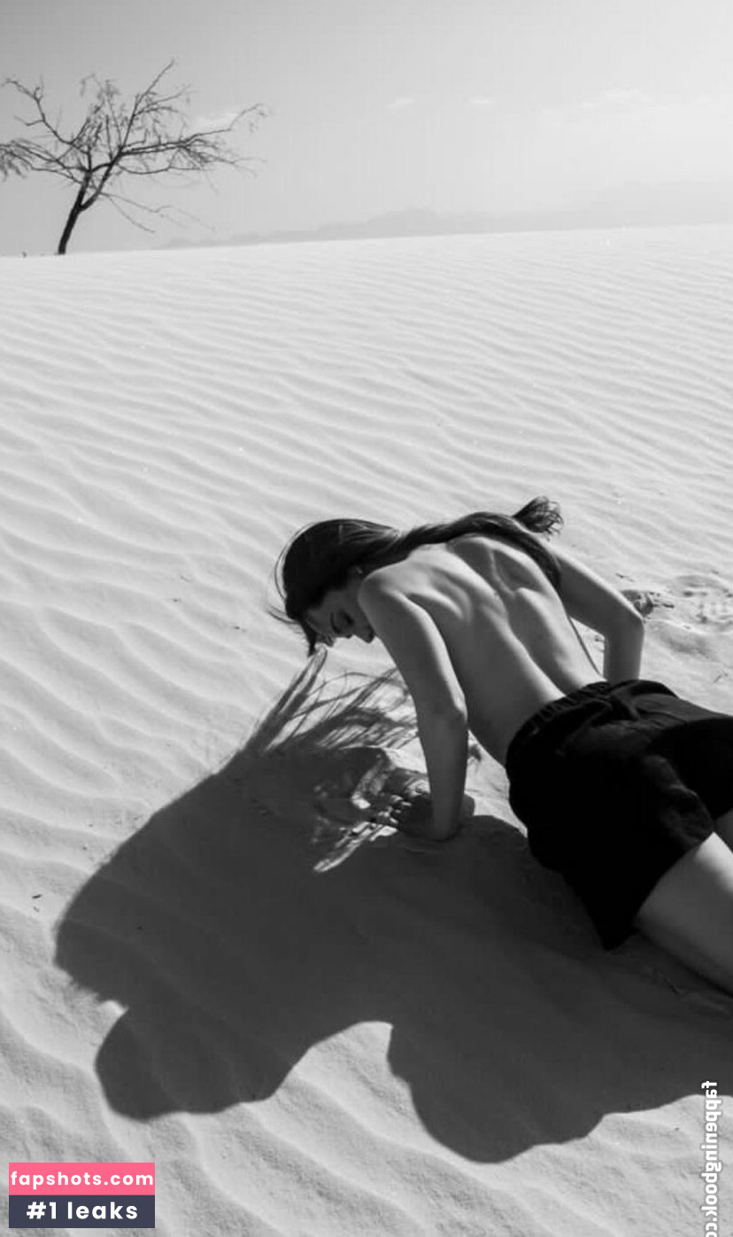 Camila Sodi gallery photo #33