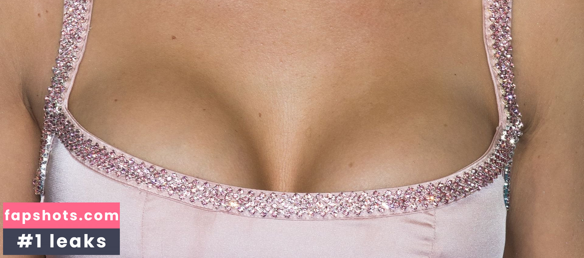 Camilla Thurlow gallery photo #11