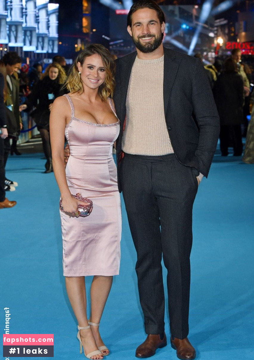 Camilla Thurlow gallery photo #28