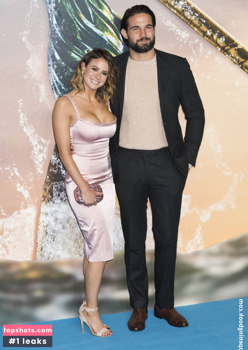 Camilla Thurlow gallery photo #52