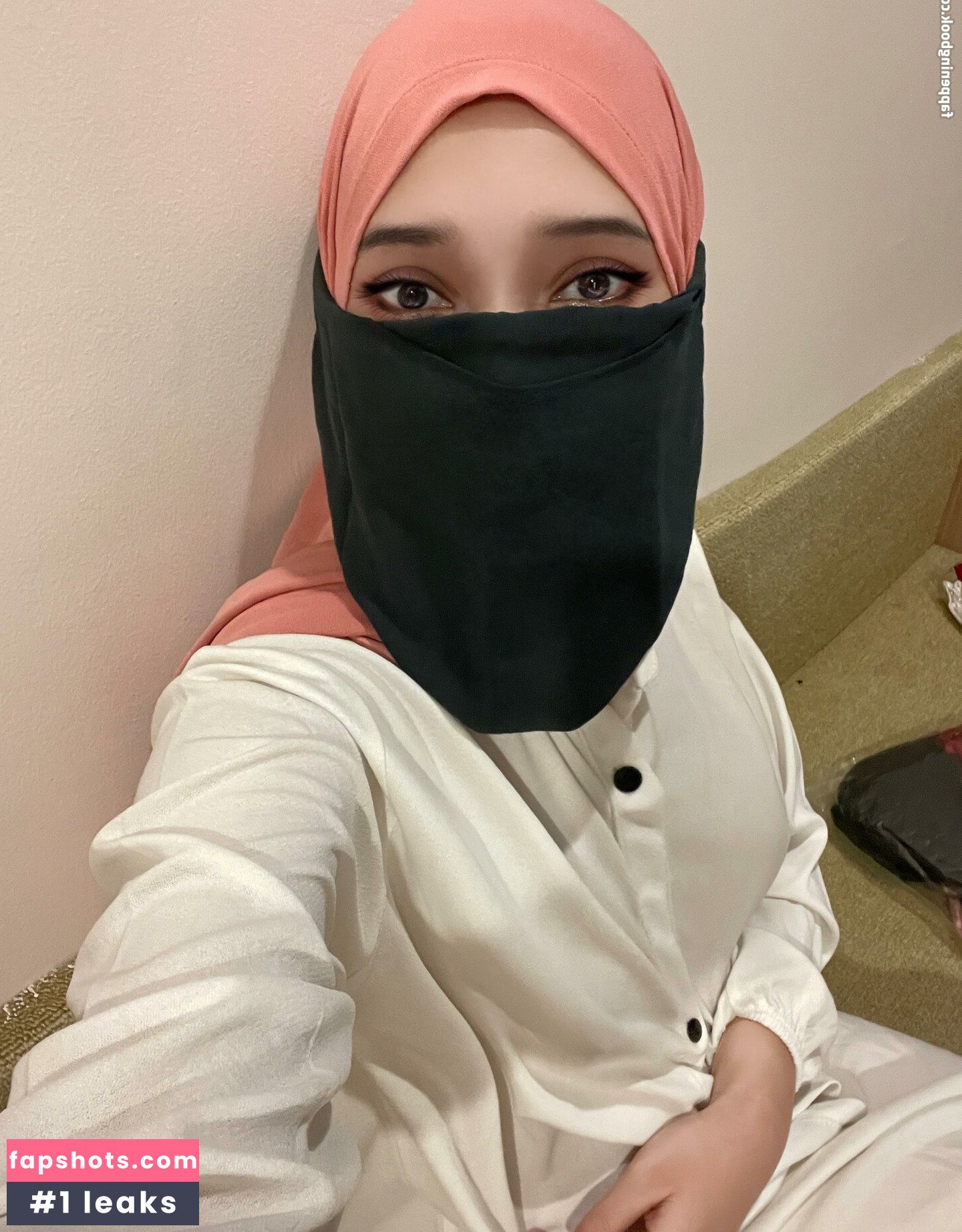 CamillaReese gallery photo #18