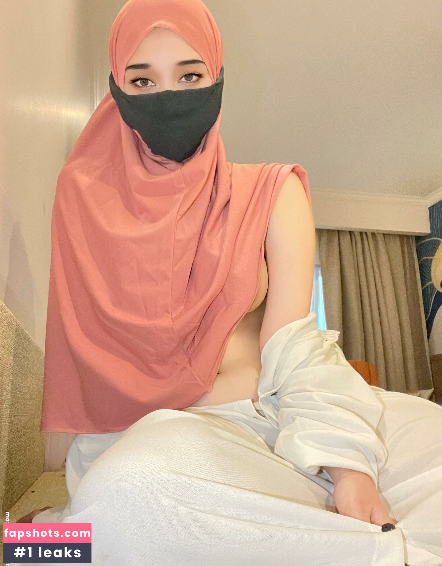 CamillaReese gallery photo #21