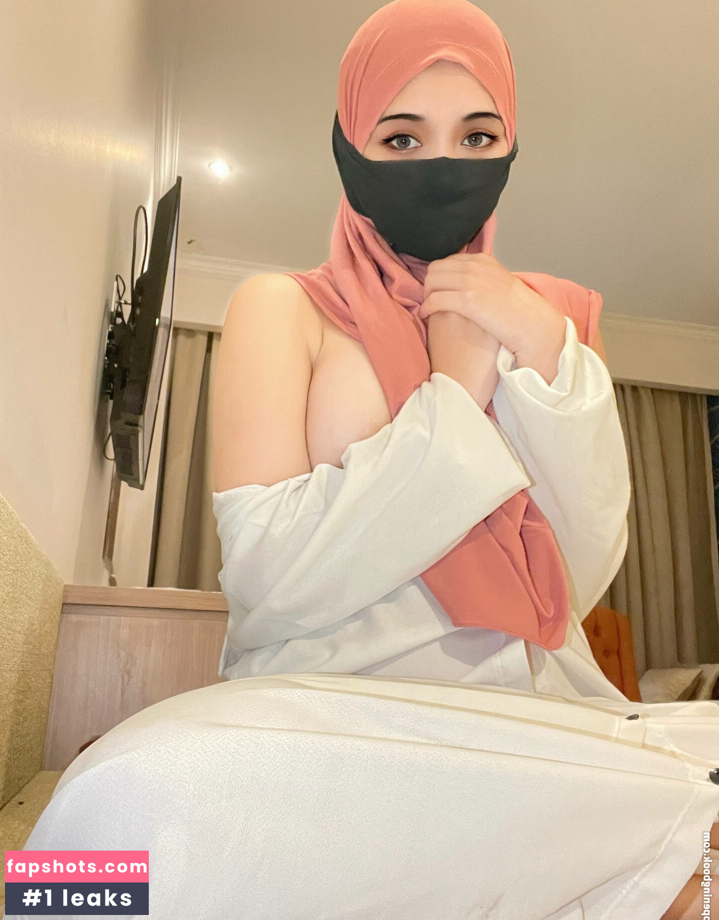 CamillaReese gallery photo #29