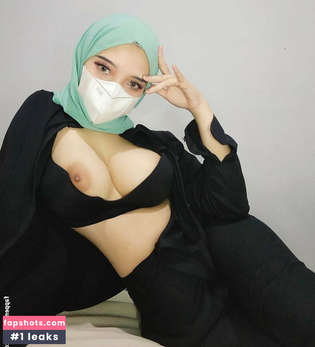 CamillaReese gallery photo #6