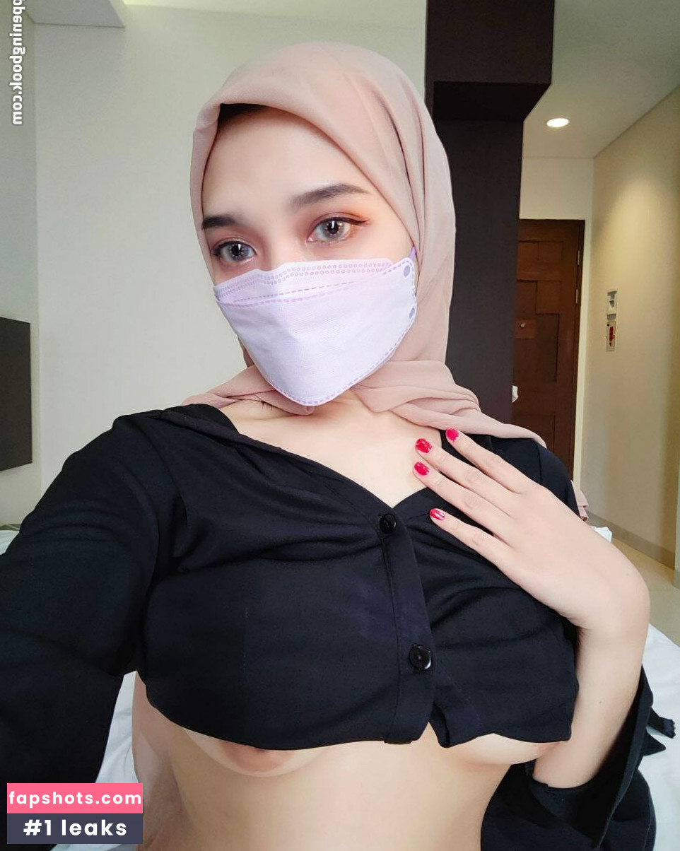 CamillaReese gallery photo #9