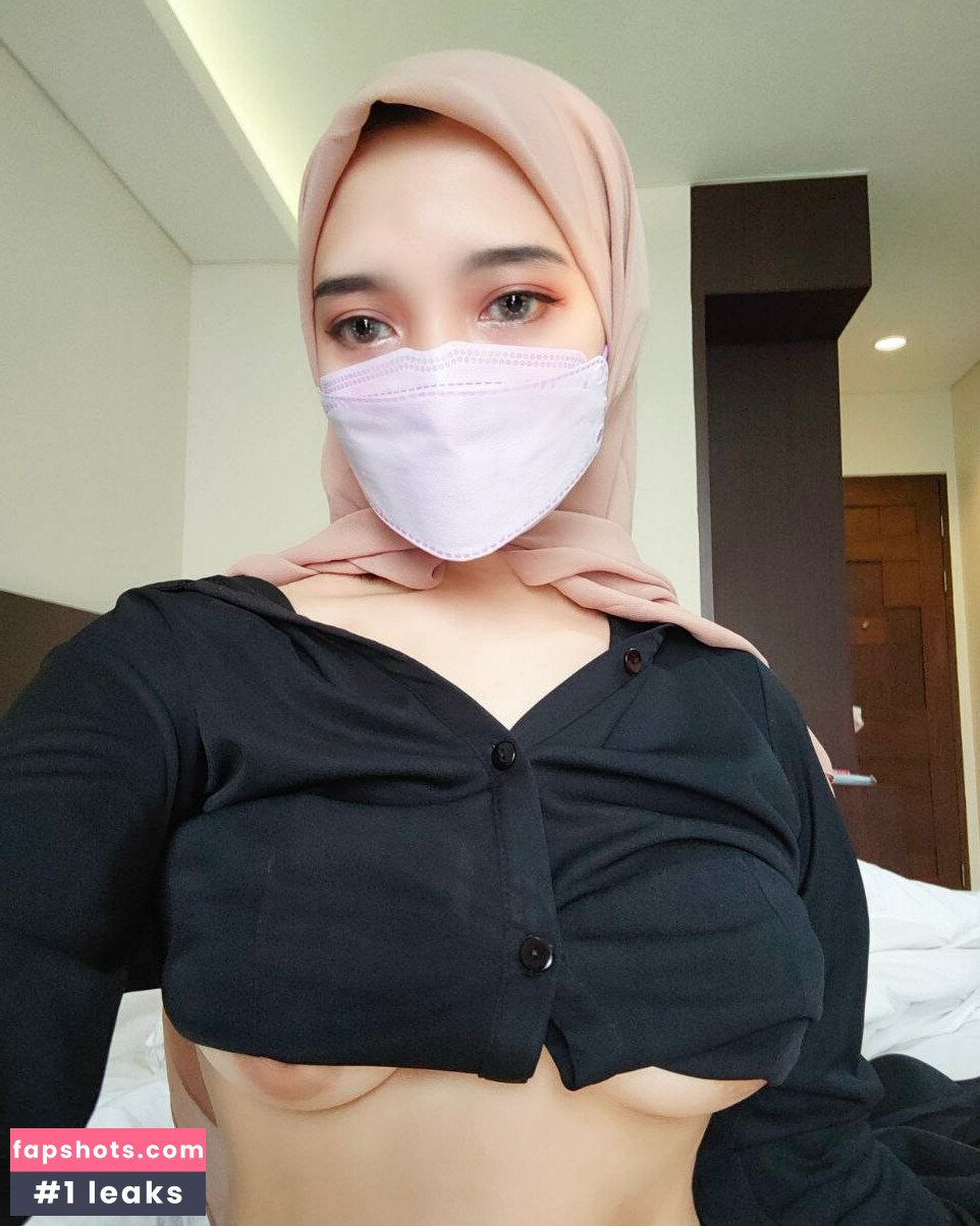 CamillaReese gallery photo #10