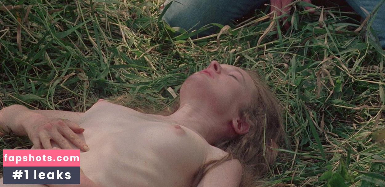 Camille Keaton nude babe gallery