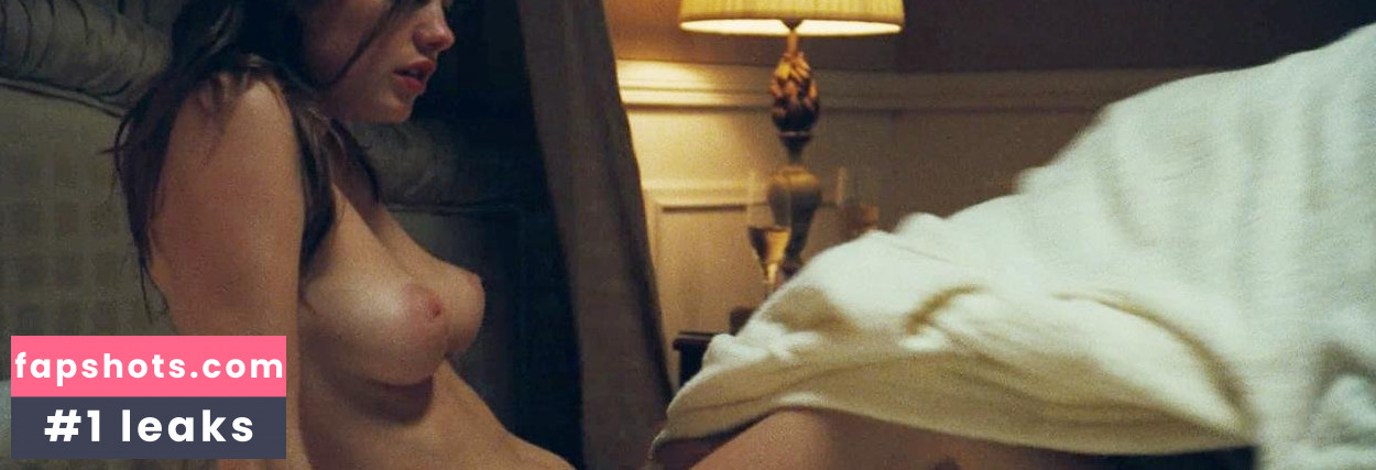 Camille Rowe gallery photo #125