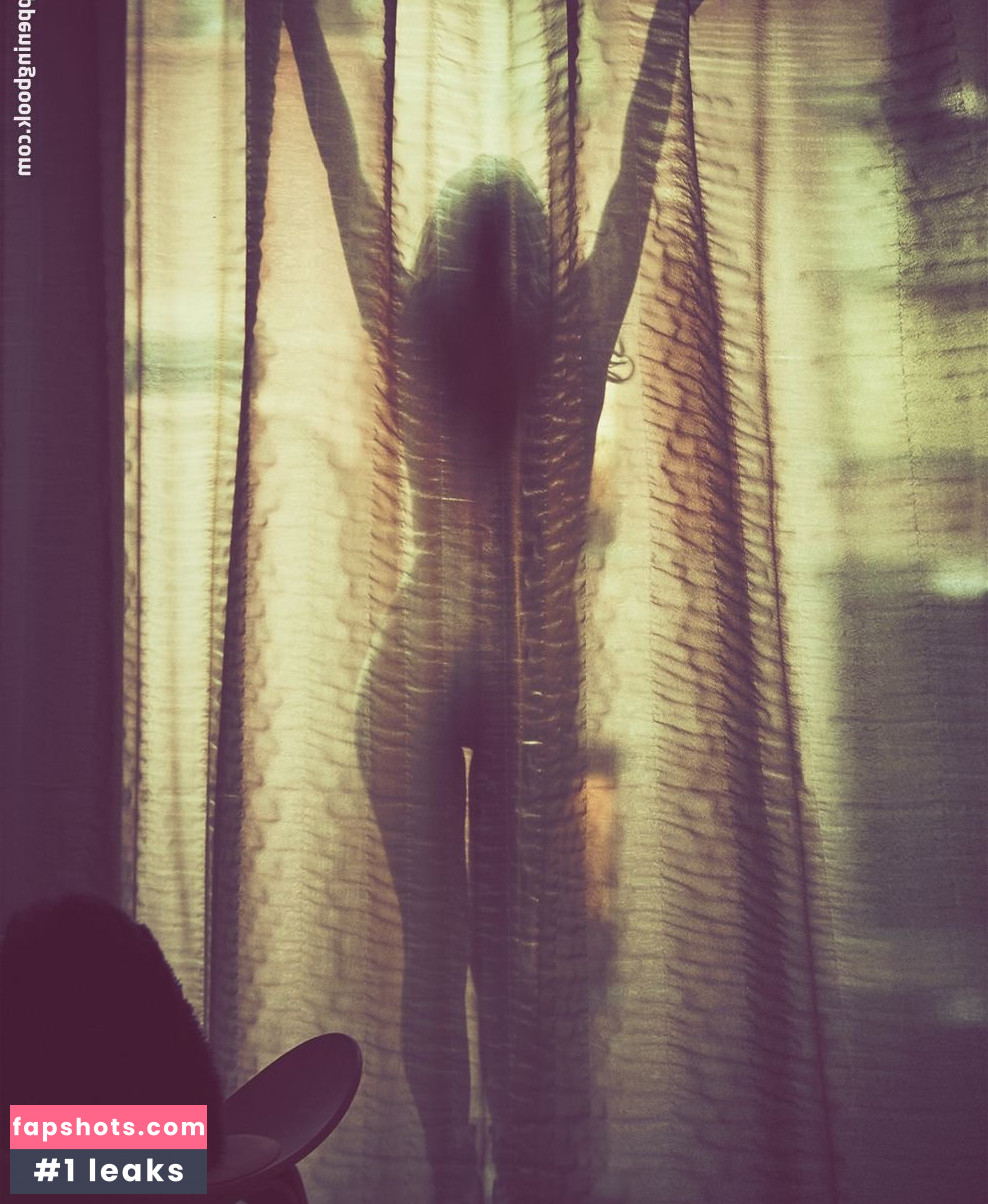 Camille Rowe gallery photo #161