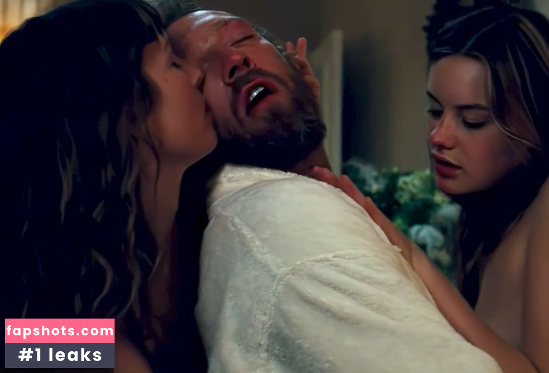 Camille Rowe gallery photo #73