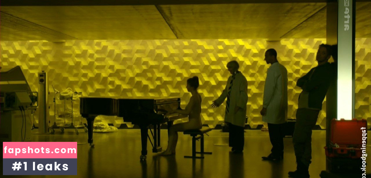 Camille Voglaire gallery photo #3