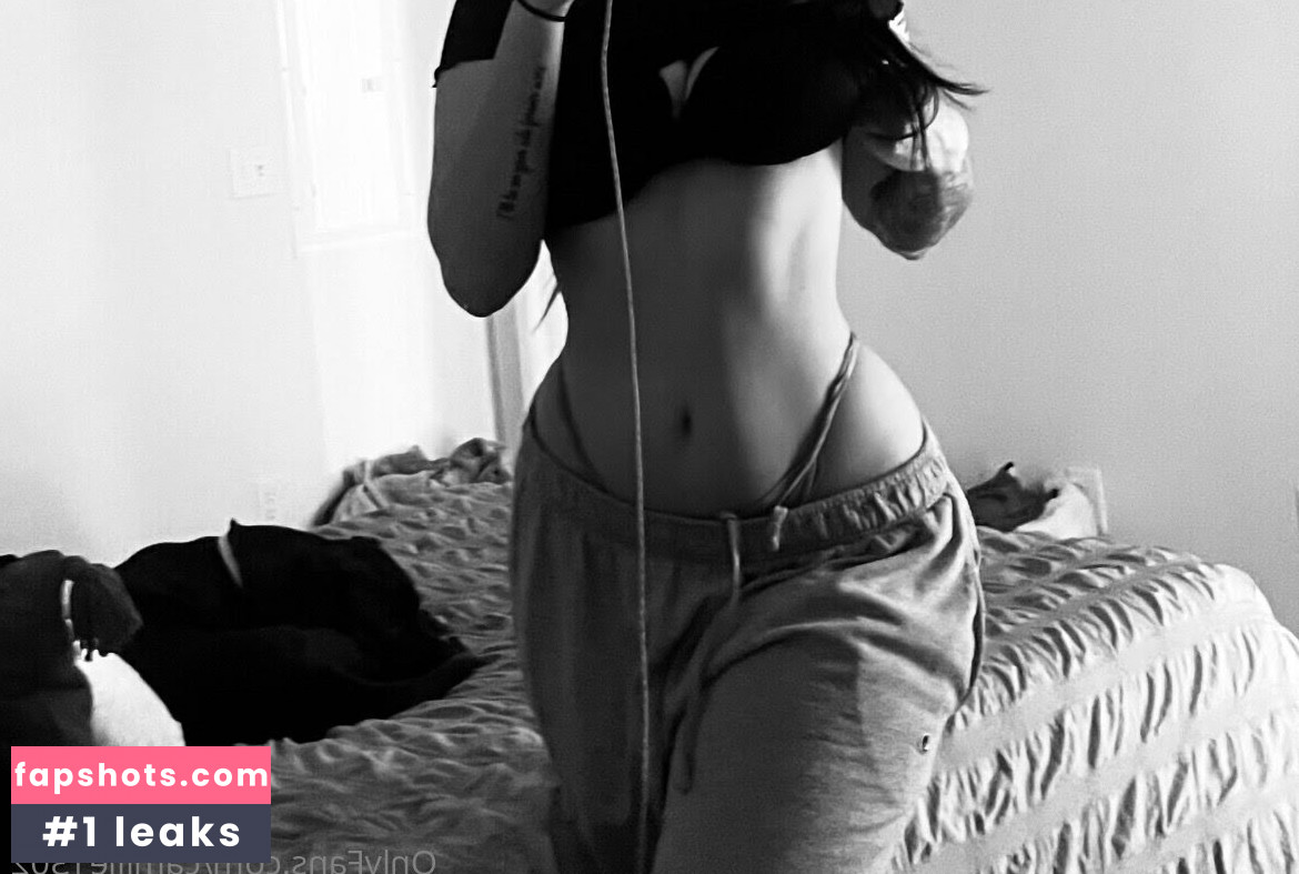 Camille Walker gallery photo #11