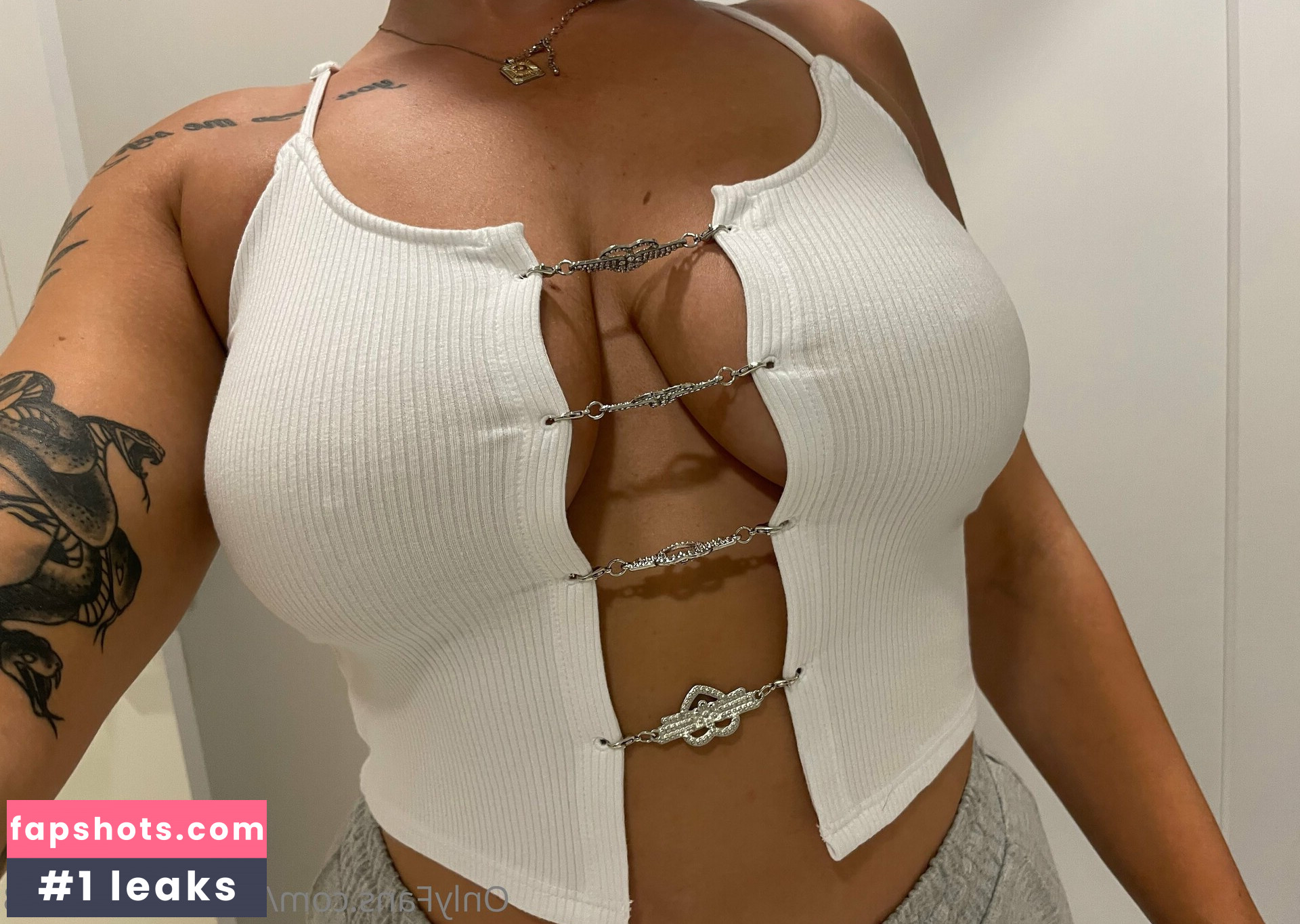 Camille Walker gallery photo #9