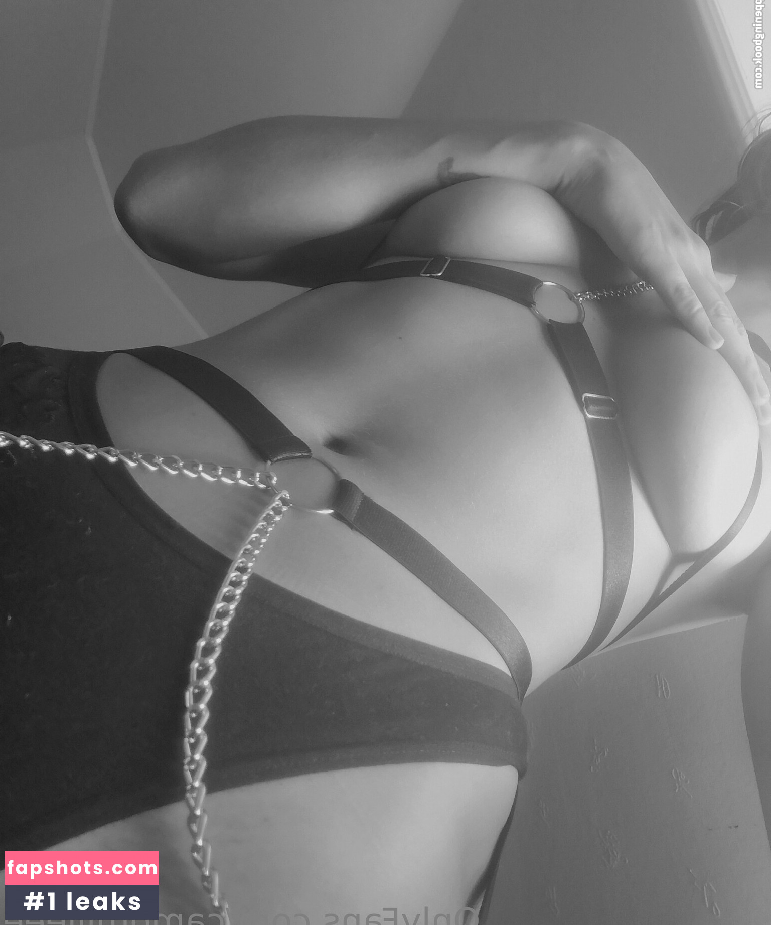 camomilleee gallery photo #3