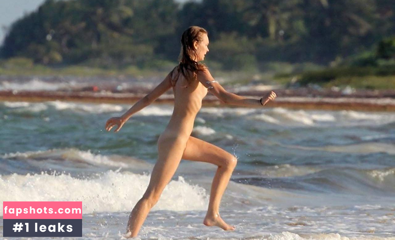 Candice Swanepoel gallery photo #608