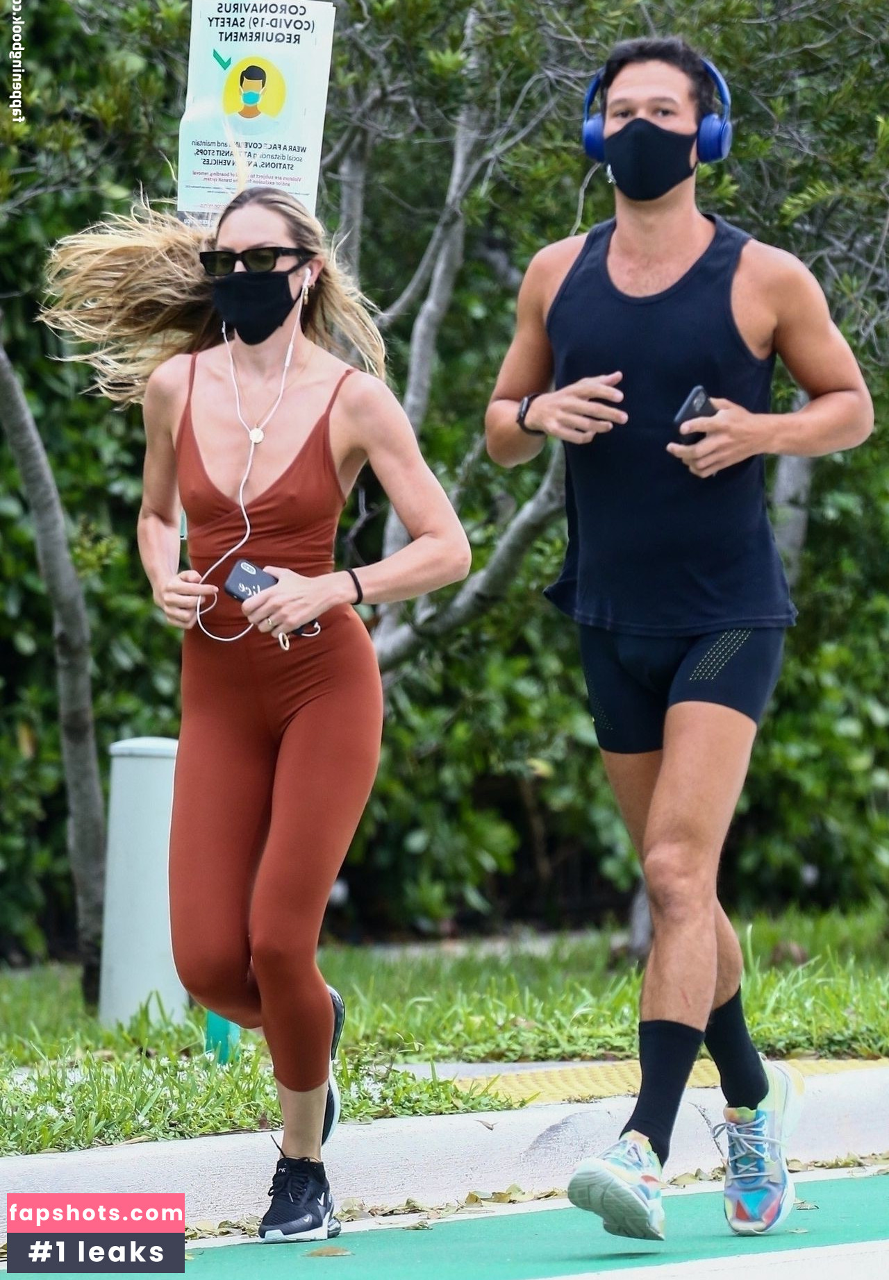 Candice Swanepoel gallery photo #689