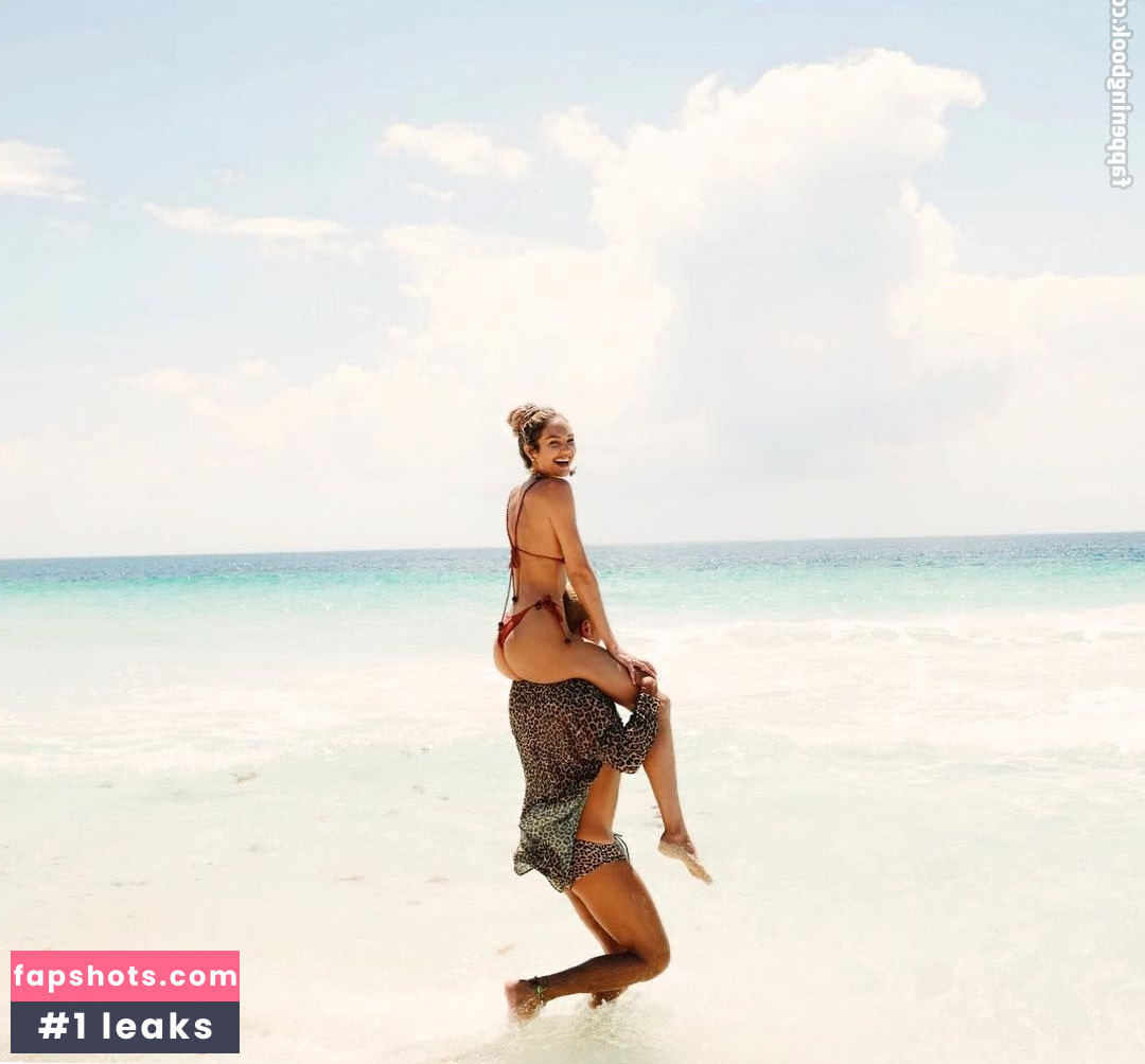 Candice Swanepoel gallery photo #810