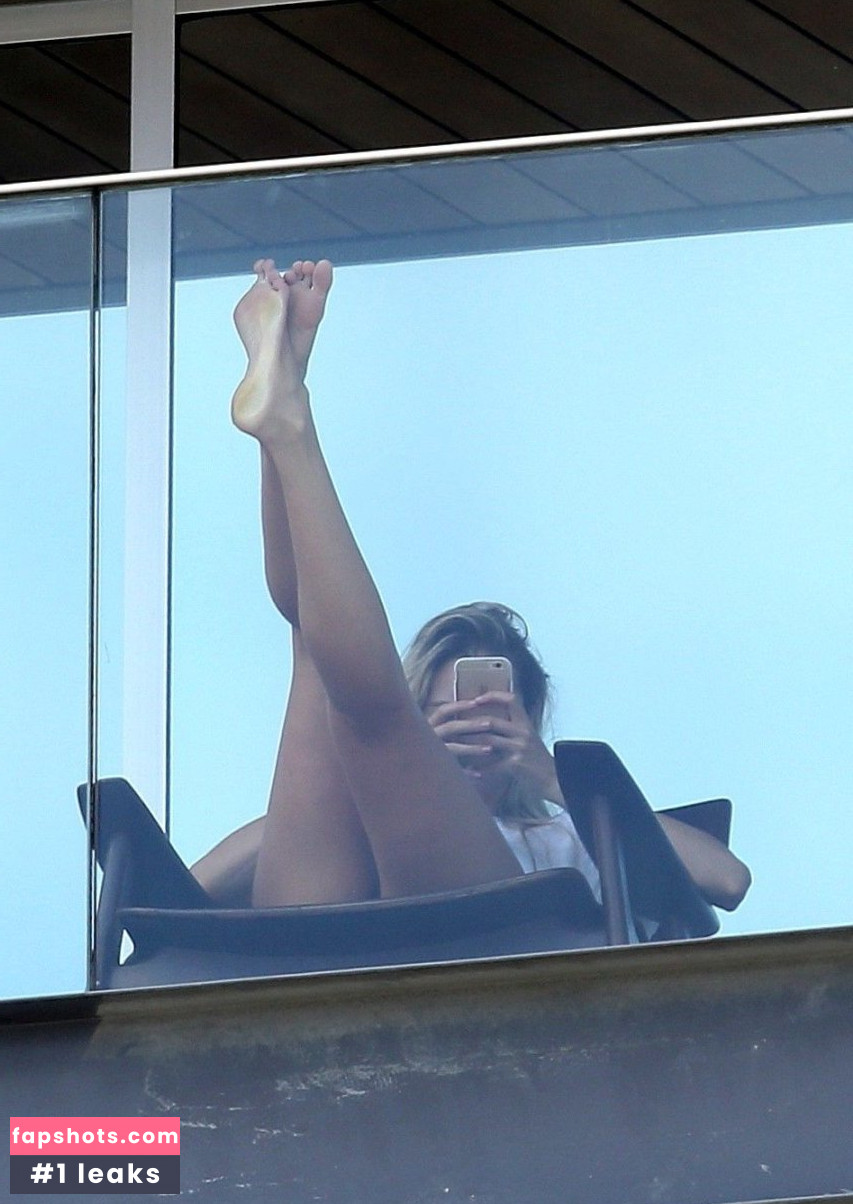 Candice Swanepoel gallery photo #932