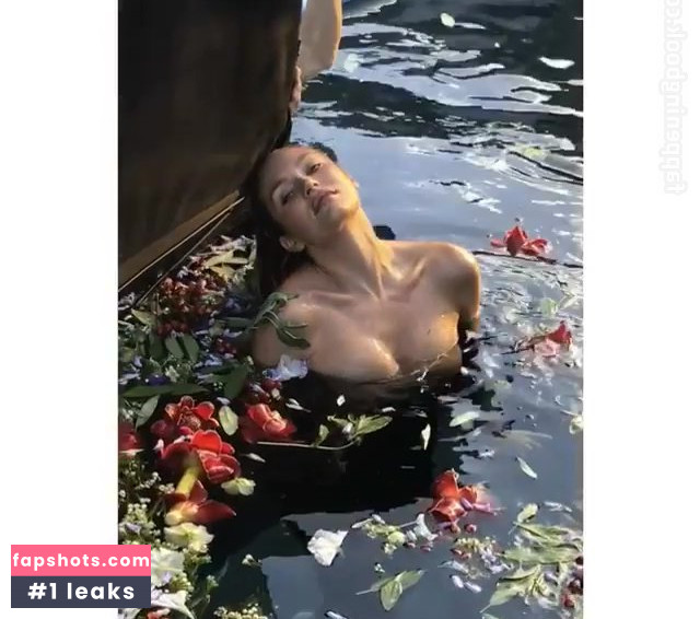 Candice Swanepoel gallery photo #944