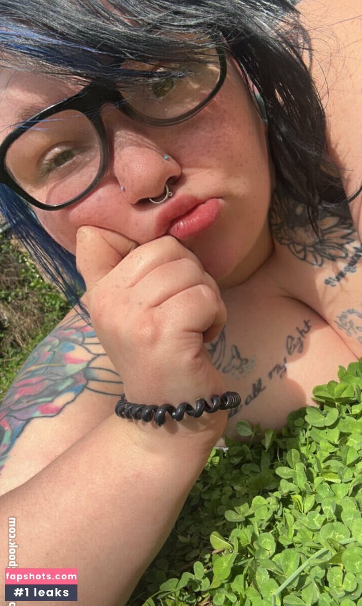 candiiluvsya nude babe gallery