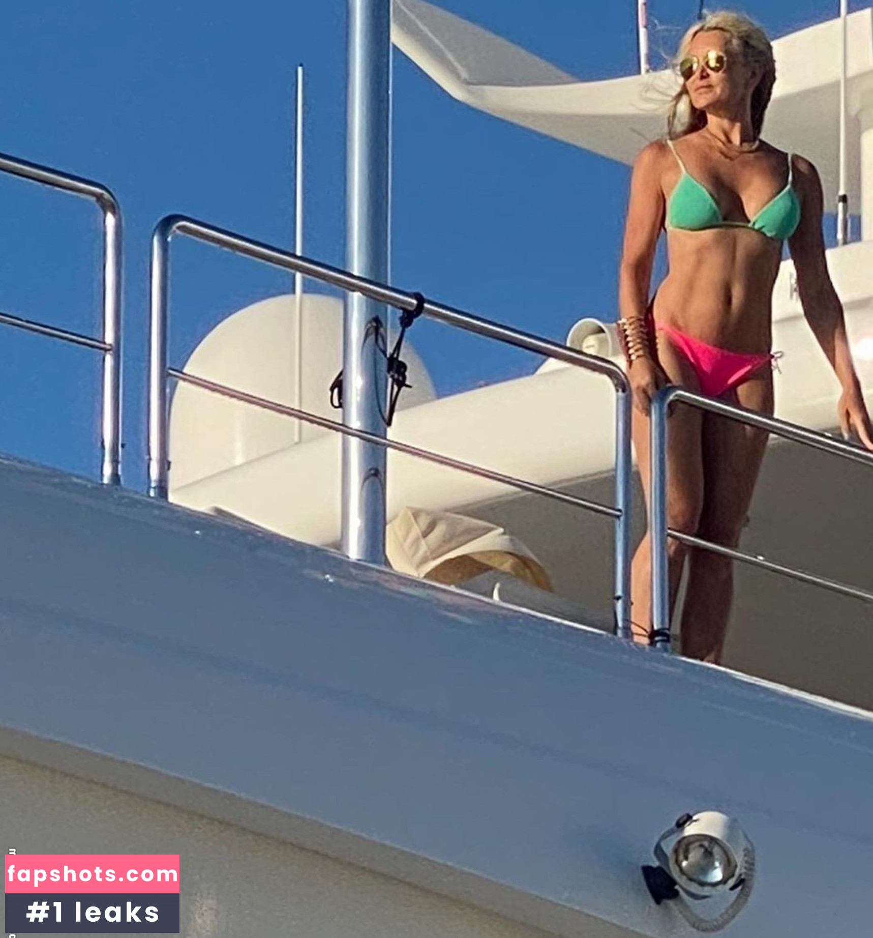 Caprice Bourret gallery photo #159