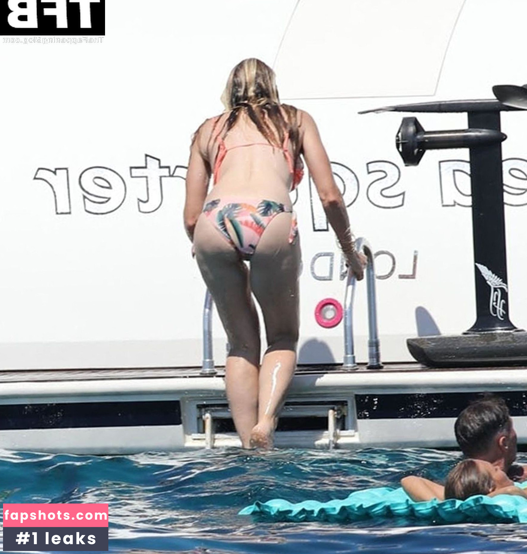 Caprice Bourret gallery photo #20