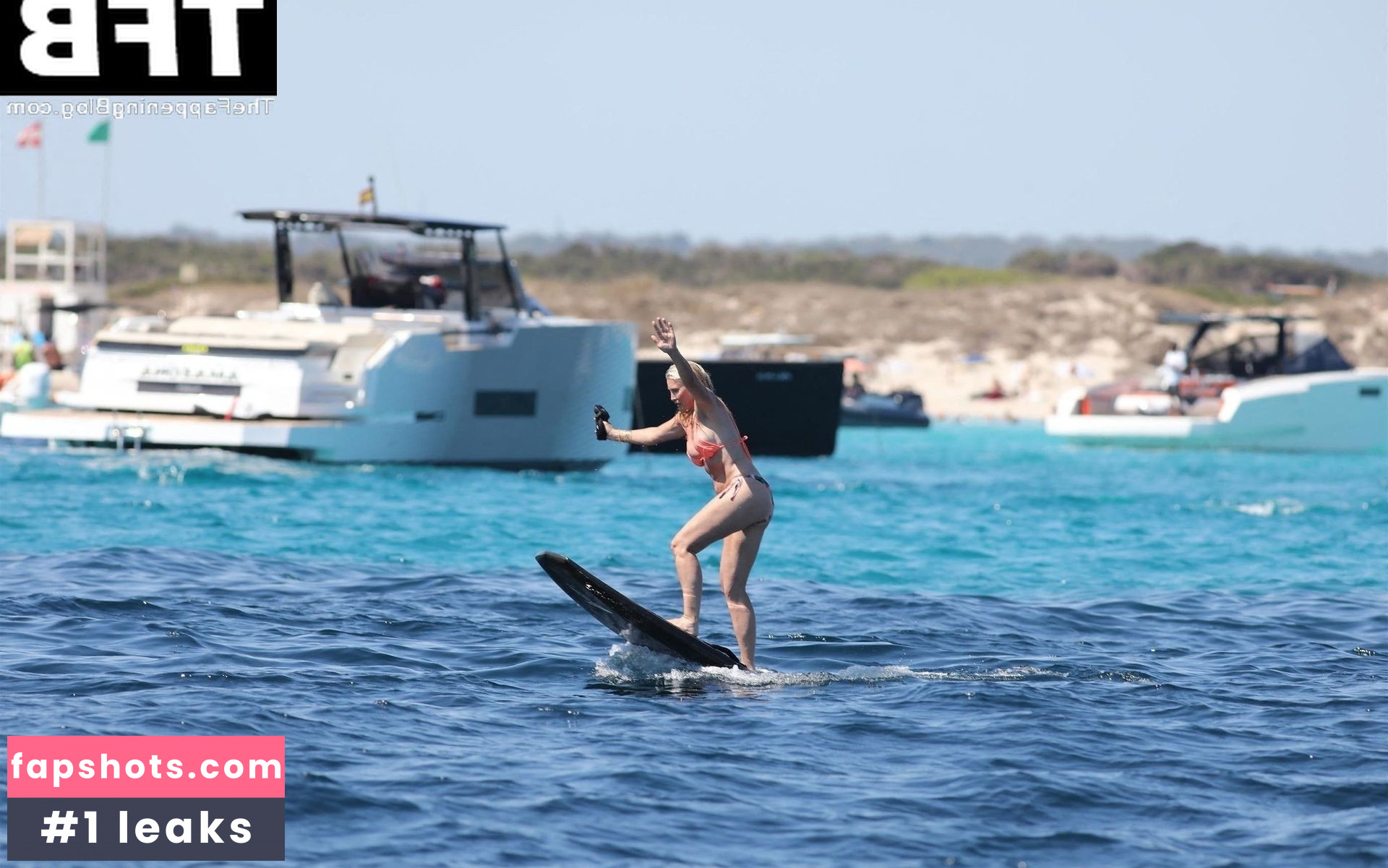 Caprice Bourret gallery photo #33