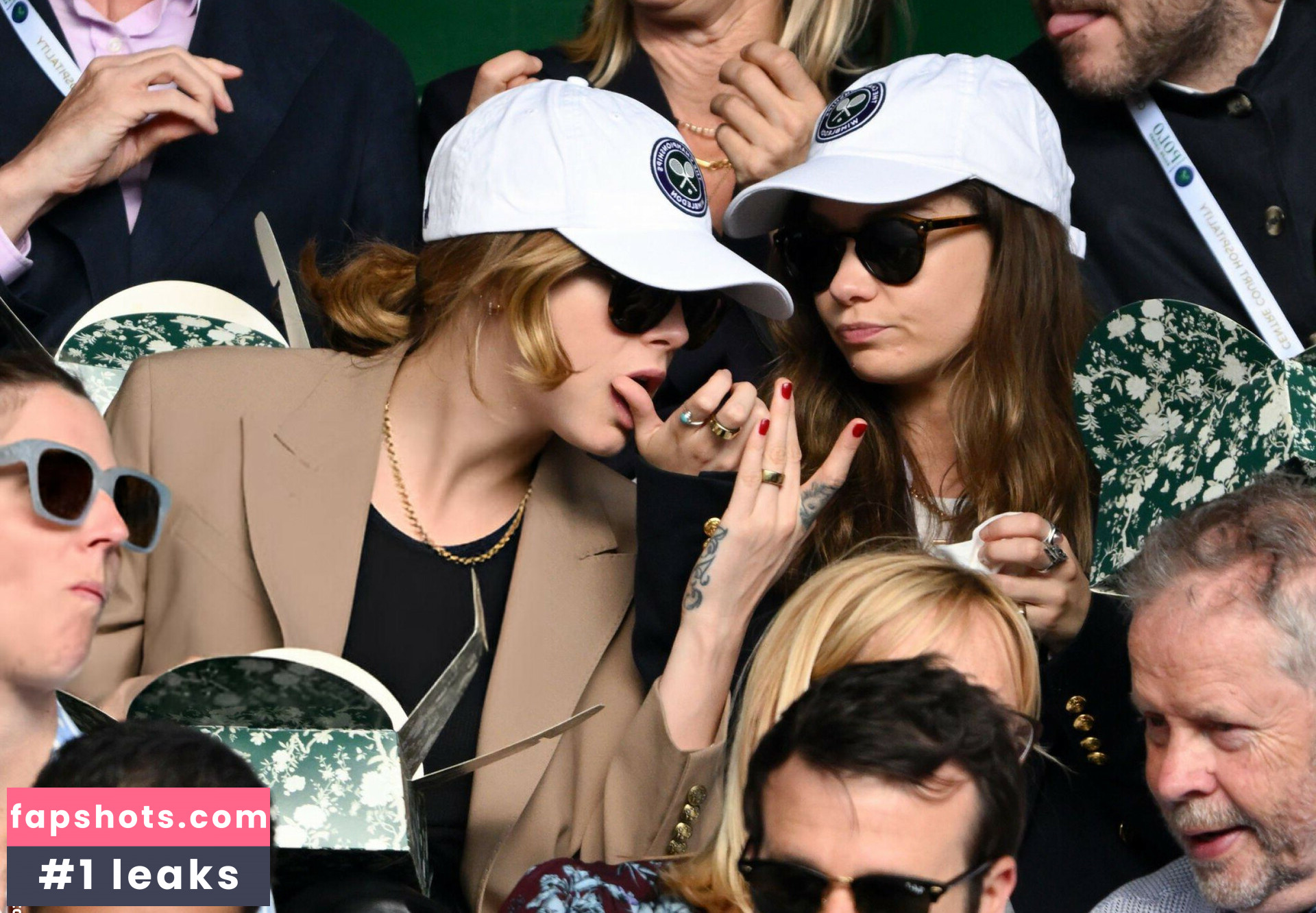 Cara Delevingne gallery photo #11