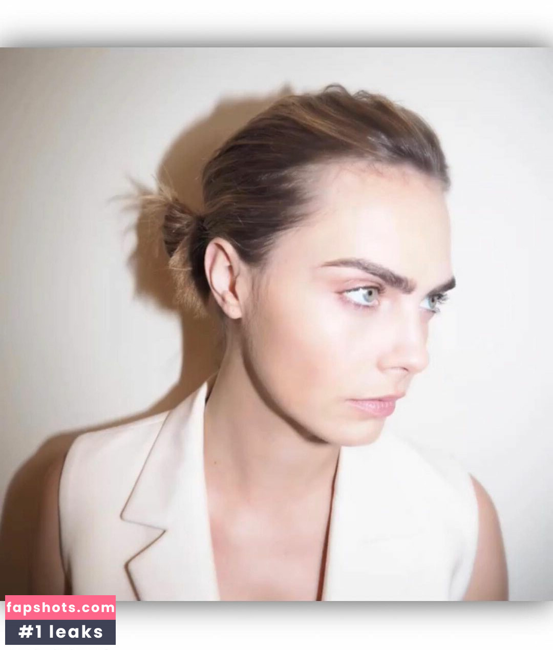 Cara Delevingne gallery photo #309