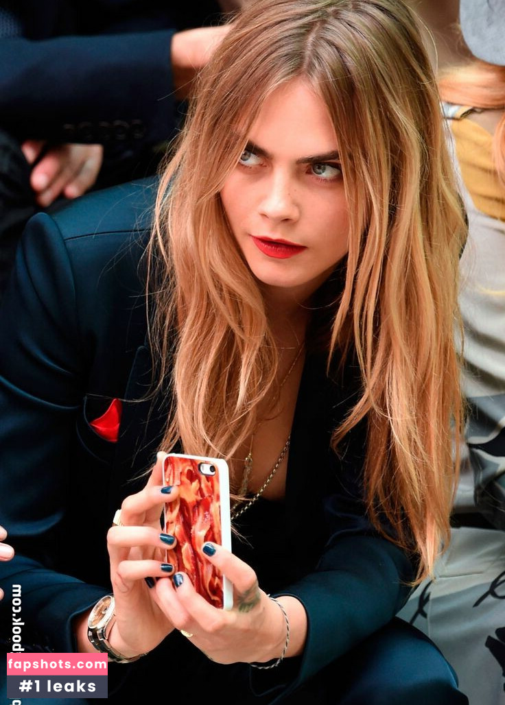 Cara Delevingne gallery photo #328