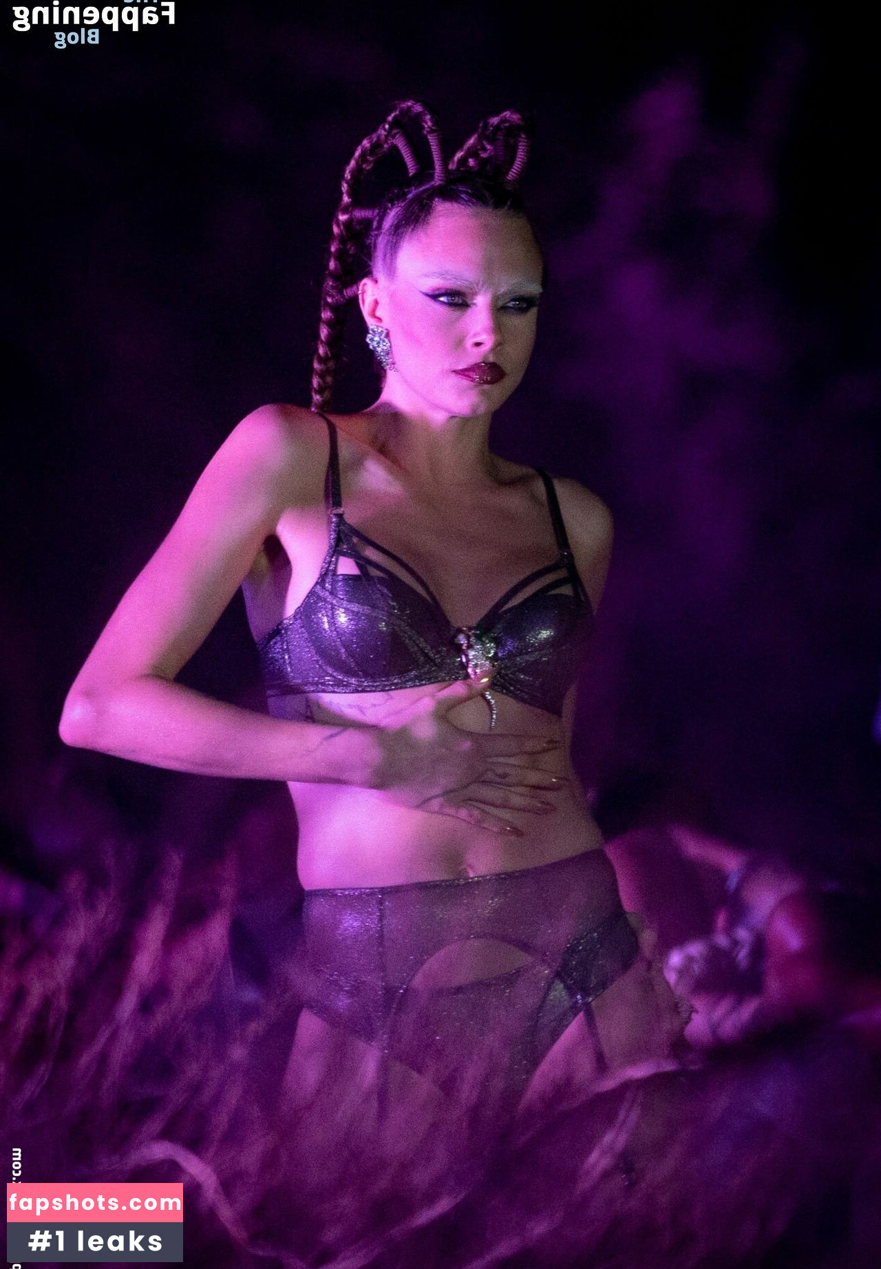 Cara Delevingne gallery photo #333